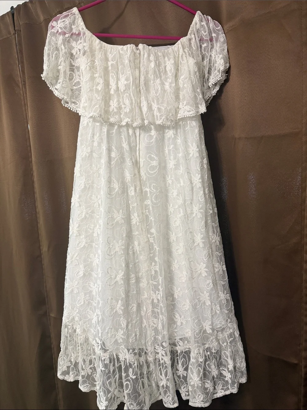 David's Bridal Girls 10 Soft White Off-Shoulder Lace Flower Girl Dress - Picture 3 of 11